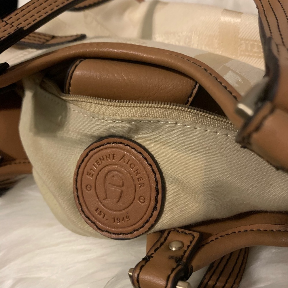 Satchel - Picture 2 of 3
